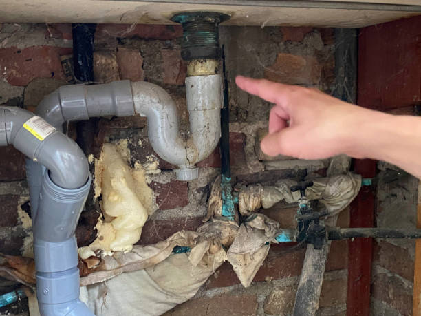 Best Emergency water damage restoration  in Pasadena, CA